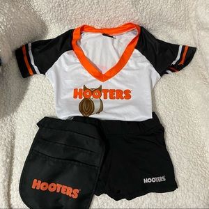 Hooters uniform